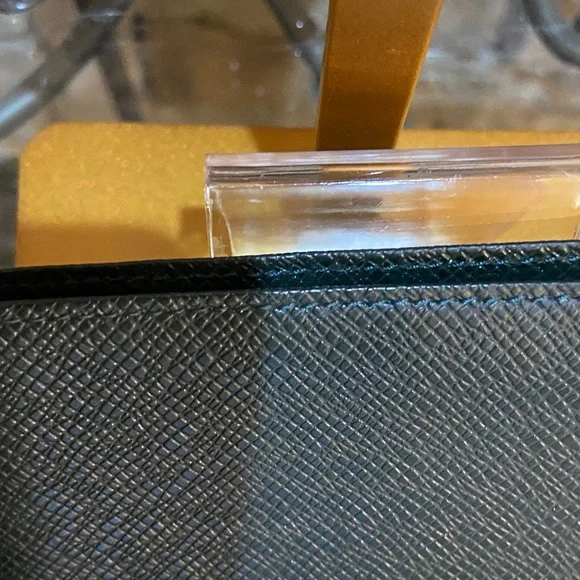 Louis Vuitton Textured Black Wallet - Picture 3 of 10